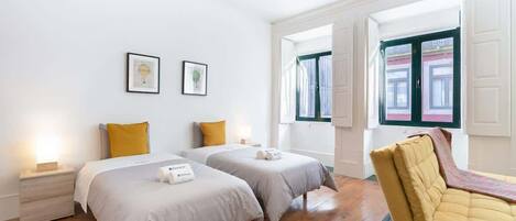 2 quartos, ferros/tábuas de passar roupa, Wi-Fi, roupa de cama