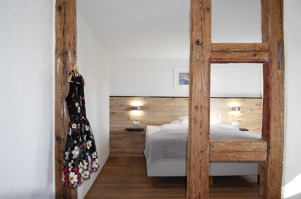 Unclassified image, 1 of 16, button - Double room - guest house laundry lock (Wäschenbeuren)