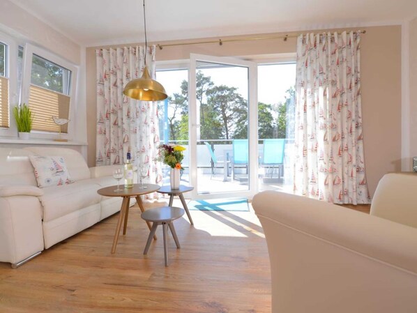 Unclassified image, 1 of 15, button