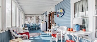 WELCOME TO HARBOR HOUSE!  STEP BACK IN TIME AND RELAX AT THE BEACH...