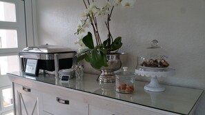 Petit déjeuner complet compris tous les jours