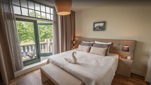 Comfort tweepersoonskamer | Individueel gedecoreerd, individueel gemeubileerd, een laptopwerkplek