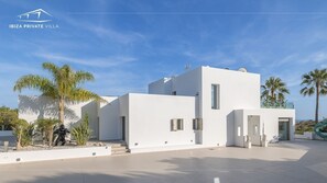 Exterior - Luxurious Villa with Private Bay, Pool, Terrace, Gorgeous Views (Ibiza)
