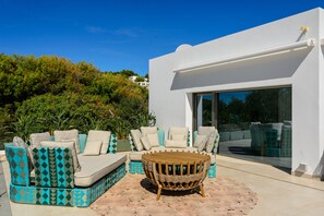 Outdoor dining - Luxurious Villa with Private Bay, Pool, Terrace, Gorgeous Views (Ibiza)