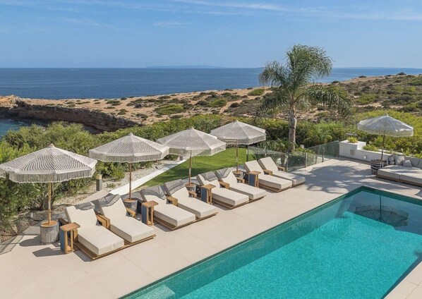 Pool - Luxurious Villa with Private Bay, Pool, Terrace, Gorgeous Views (Ibiza)