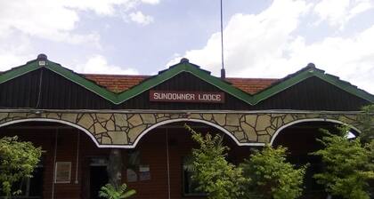 Sundowner Lodge