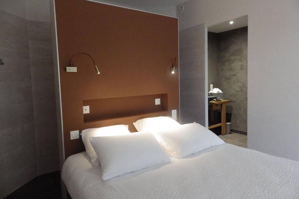 Quarto casal luxo | Camas com colchões de espuma com sistema de memória