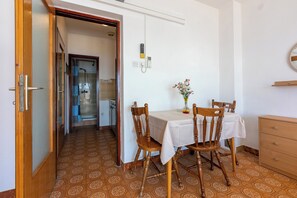 Studio (A5) | Dining - Apartments Laura (Crikvenica)