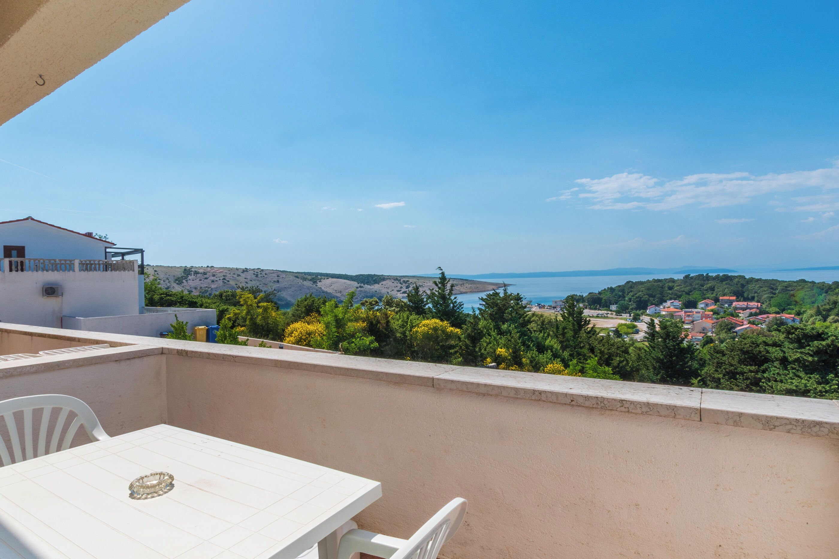 Apartment (A2) | Balkon