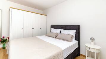 Apartment (A2)