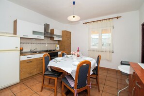 Apartment (A2) | Private kitchen