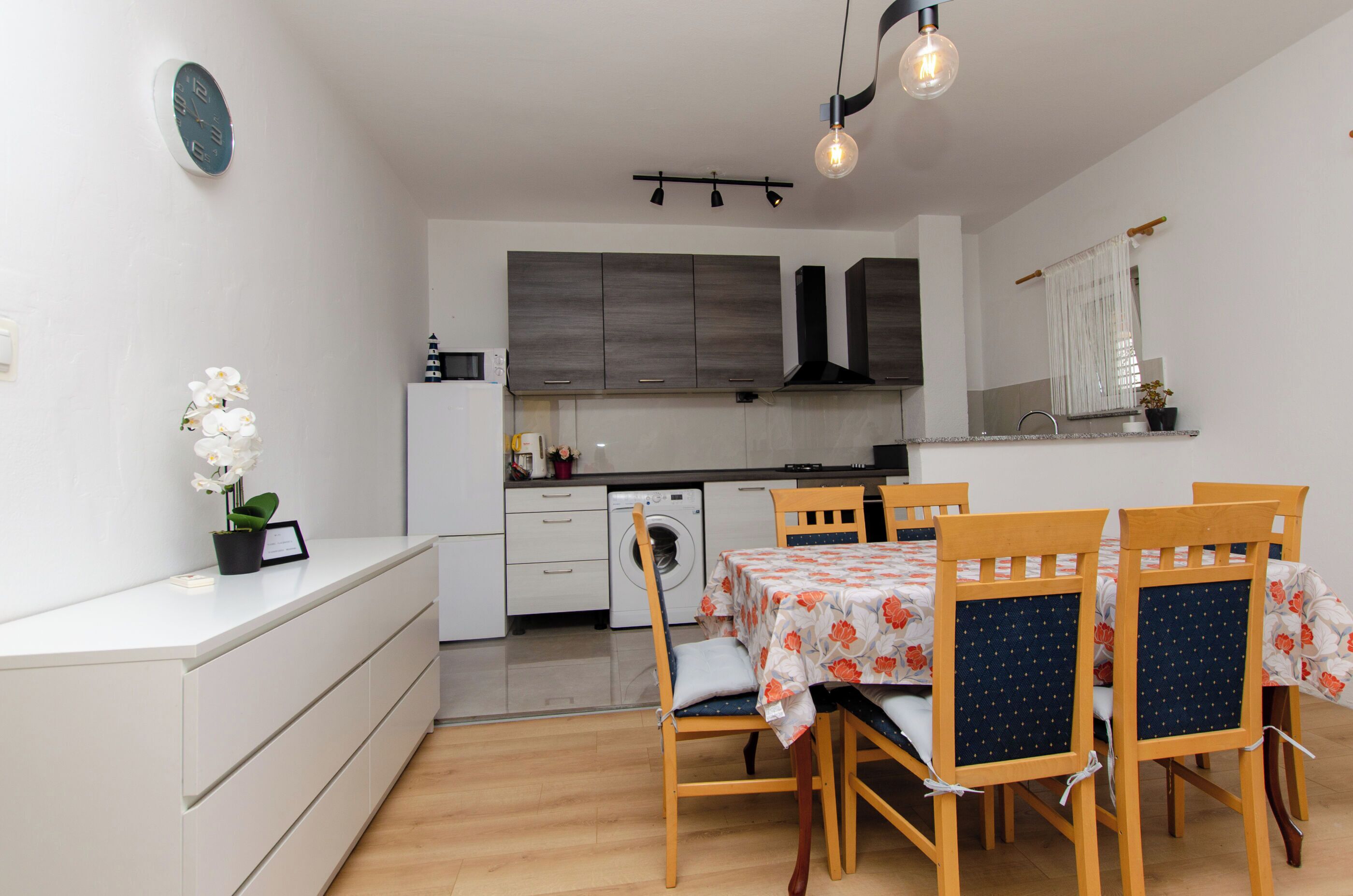 Apartment (A1) | Private kitchen | Fridge, oven, stovetop, dishwasher