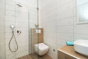 Apartment (A1) | Bathroom
