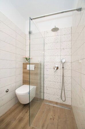 Apartment (A1) | Bathroom | Shower