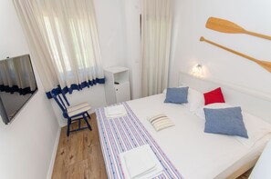 Iron/ironing board, free WiFi - Apartments Beach House Paradiso (Podgora)