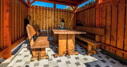 Apartments Villa J i M by the sea