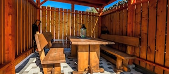 Apartments Villa J i M by the sea