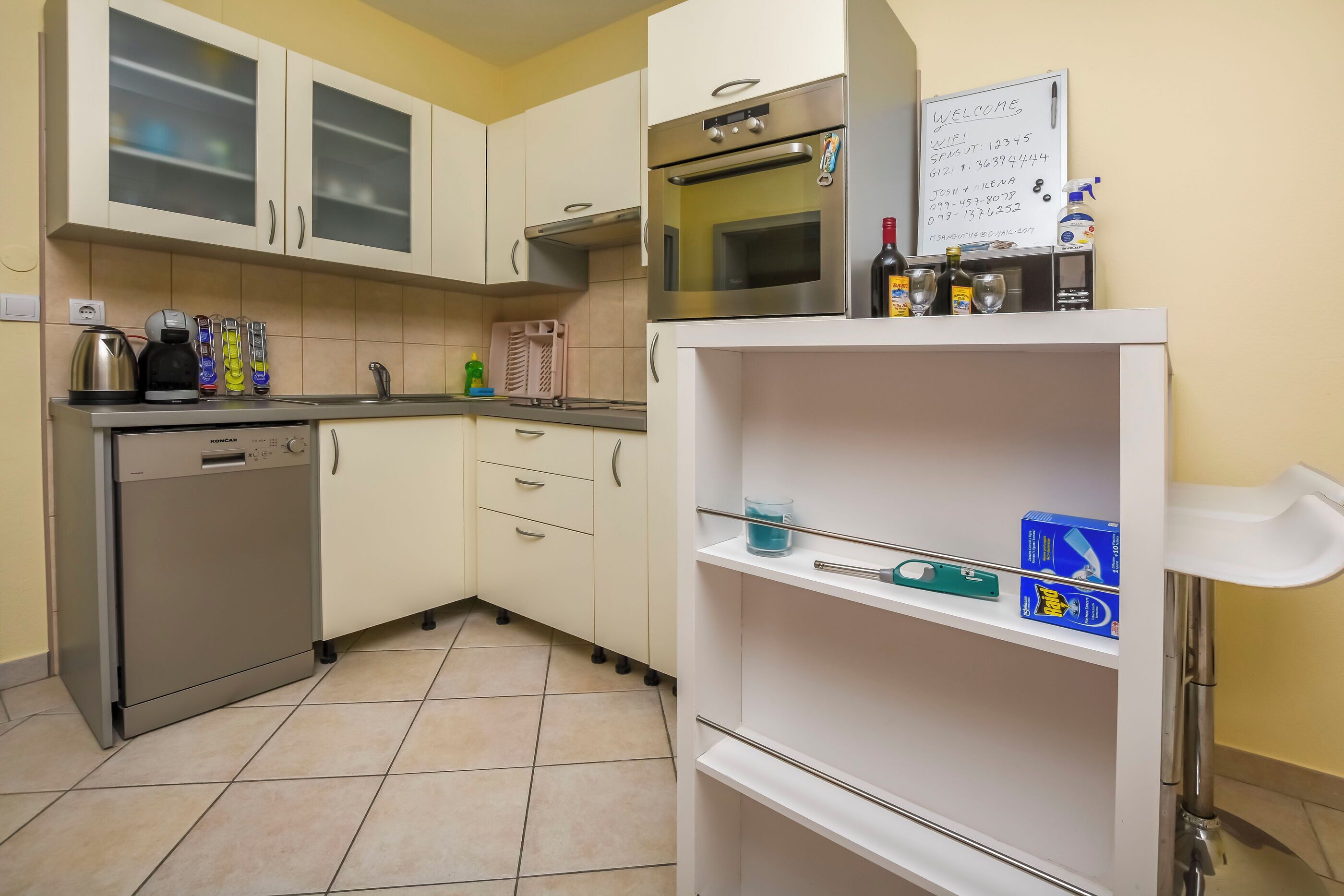 Apartment (A2) | Private kitchen | Fridge, microwave, oven, stovetop