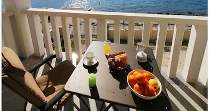 Apartments Villa J i M by the sea