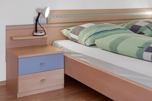 1 dormitorio, tabla de planchar con plancha, wifi gratis y ropa de cama
