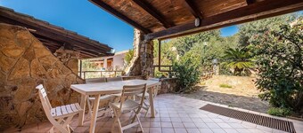 Casa de vacaciones "Villetta Luna" con aire acondicionado, jardín y terraza