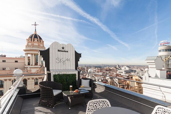 City view from property - Hostal Juliette & Coworking (Madrid)