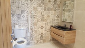 Apartamento, 2 habitaciones | Baño
