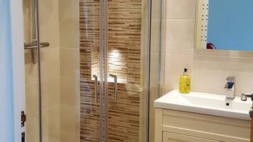 Studio | Kamar mandi