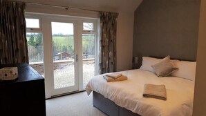 Two-Bedroom Apartment - Weavers | WiFi (free) - Bay Tree Cottage Accommodation (Towcester)