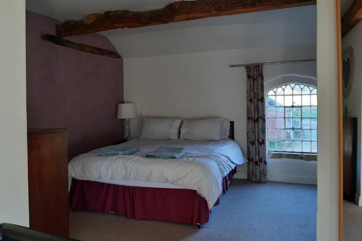 Deluxe Cottage (2-4 Adults) - The Bottle Top | WiFi (free)