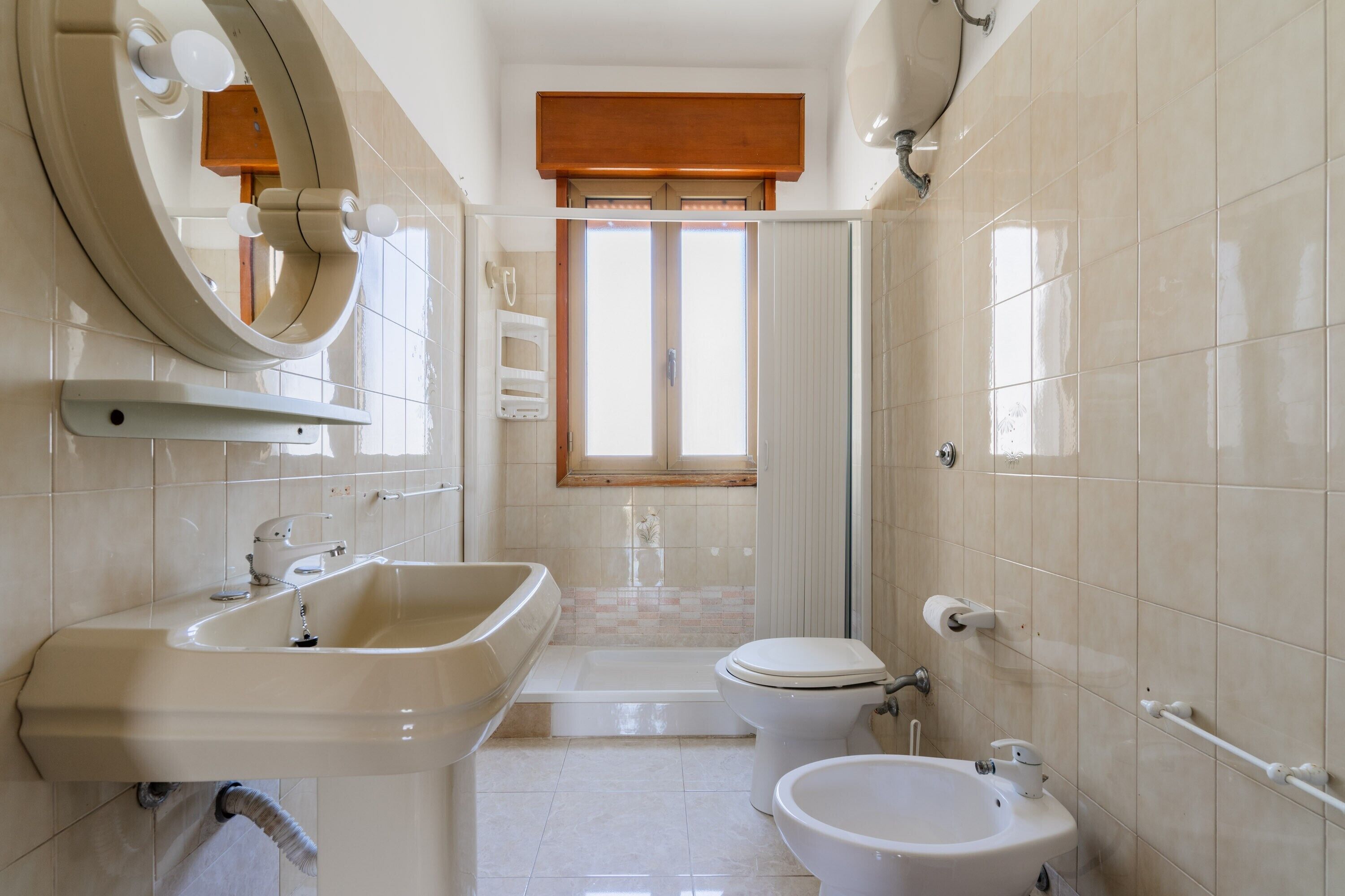 Shower, towels