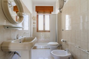 Douche, serviettes fournies