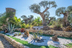 Property grounds - Holiday Home “Alojamiento Rural La Pila” with Mountain View, Wi-Fi (Ronda)