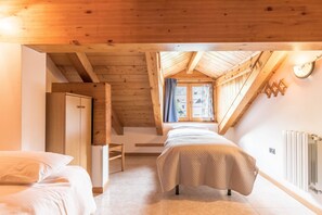 2 bedrooms, iron/ironing board, free WiFi, bed sheets - Holiday Apartment "Bamby - Vioz" with Balcony, Garden & Mountain View (Cogolo di Pejo)