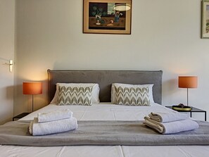 セーフティボックス (室内)、アイロン / アイロン台