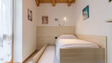 2 quartos, ferros/tábuas de passar roupa, Wi-Fi de cortesia