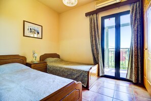3 bedrooms, iron/ironing board, WiFi
