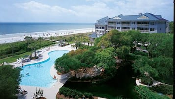 Piscine couverte, piscine extérieure