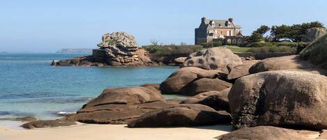 Accommodatie ligt op het strand