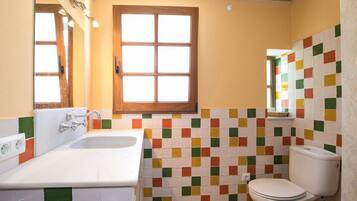 Bruser, hårtørrer, håndklæder