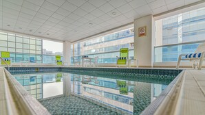 Pool - Vista Deluxe Hotel Apartments (Dubai)