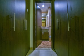 Executive-Apartment, 1 Schlafzimmer, Raucher | Zimmersafe, Verdunkelungsvorhänge, schallisolierte Zimmer