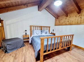 1 chambre, fer et planche à repasser, Wi-Fi gratuit, draps fournis