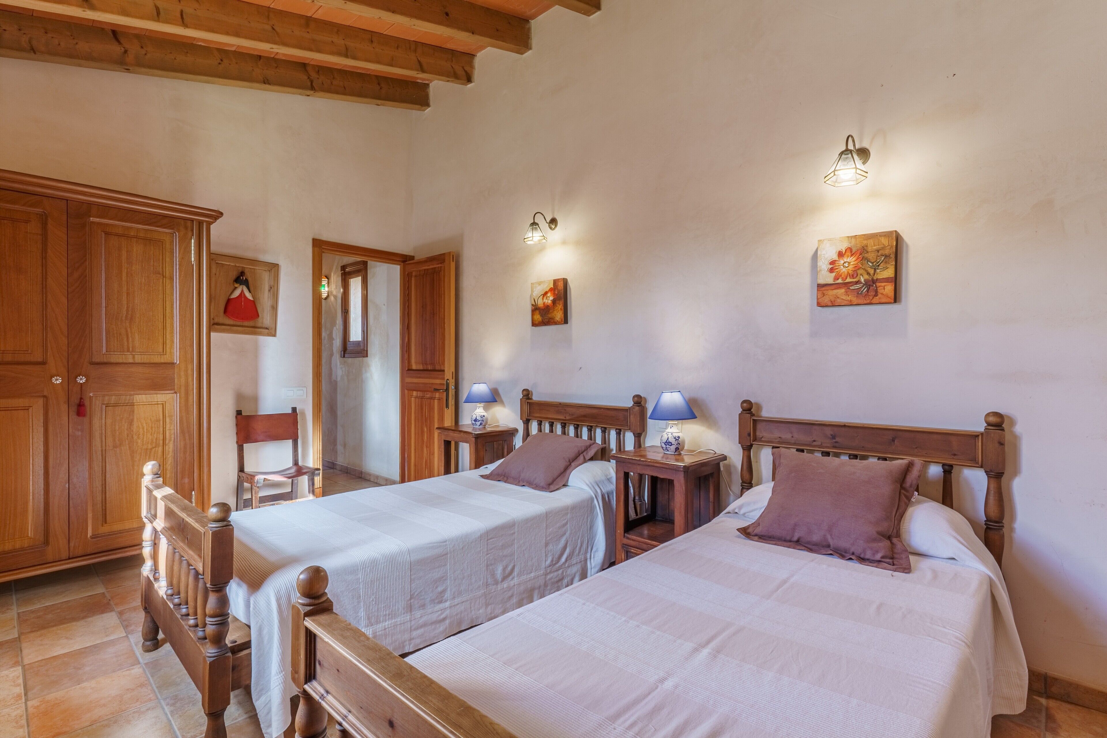 3 bedrooms, iron/ironing board, free WiFi, bed sheets