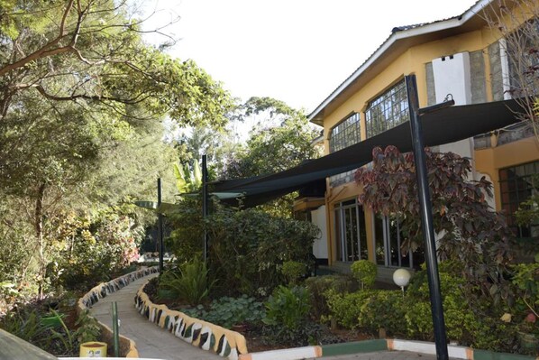 Exterior - Yaris Guest House (Eldoret)