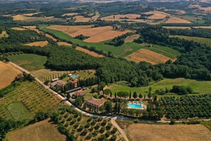 Exterior - Farmhouse apartment (Margherita 4+2) Volterra area, San Gimignano, Pisa   (Montelopio di Peccioli,)