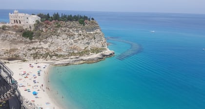 Das B & B Baia di Riaci Tropea liegt nur 500 m vom schönen Strand entfernt.