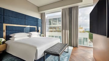 Suite, 1 kingsize bed (Regency) | Hypoallergeen beddengoed, een minibar, een kluis op de kamer, een bureau