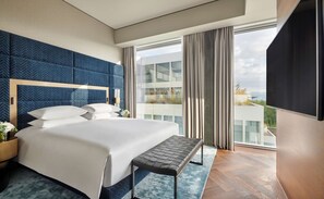 Suite, 1 kingsize-seng (Regency) | Allergitestet sengetøy, minibar, safe på rommet og skrivebord