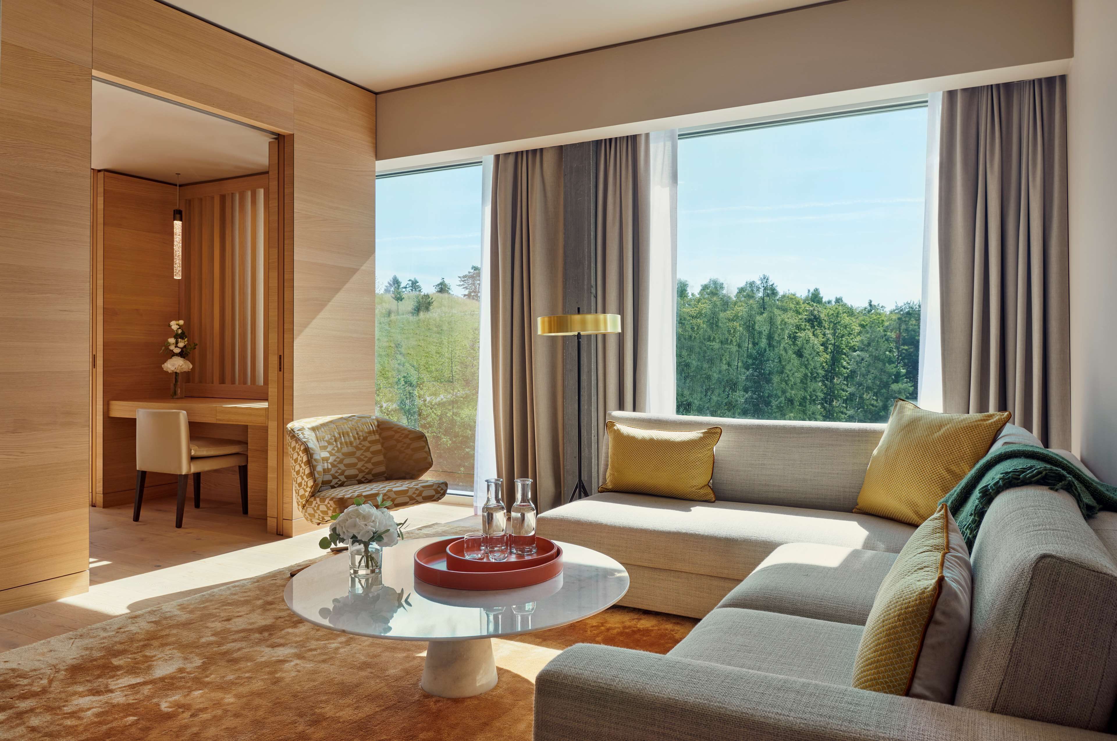 suite, 1 king bed (regency) | 1 bedroom, hypo-allergenic bedding, minibar, in-room safe